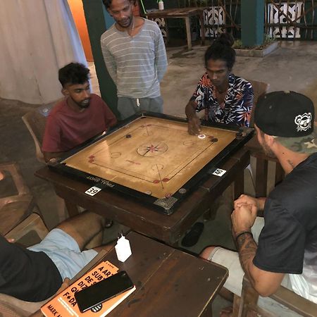 Beach Break Surf Hostel ウェリガマ エクステリア 写真