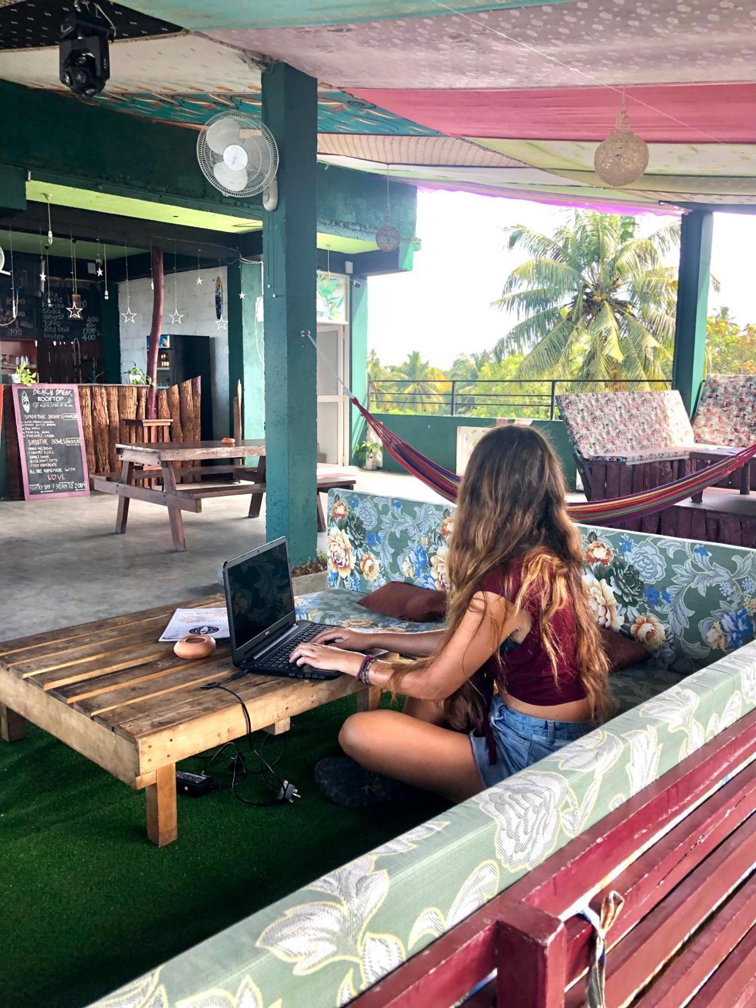 Beach Break Surf Hostel ウェリガマ エクステリア 写真