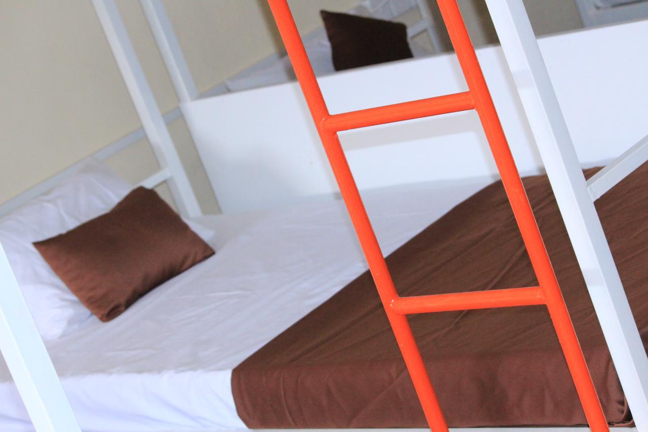 Beach Break Surf Hostel ウェリガマ エクステリア 写真