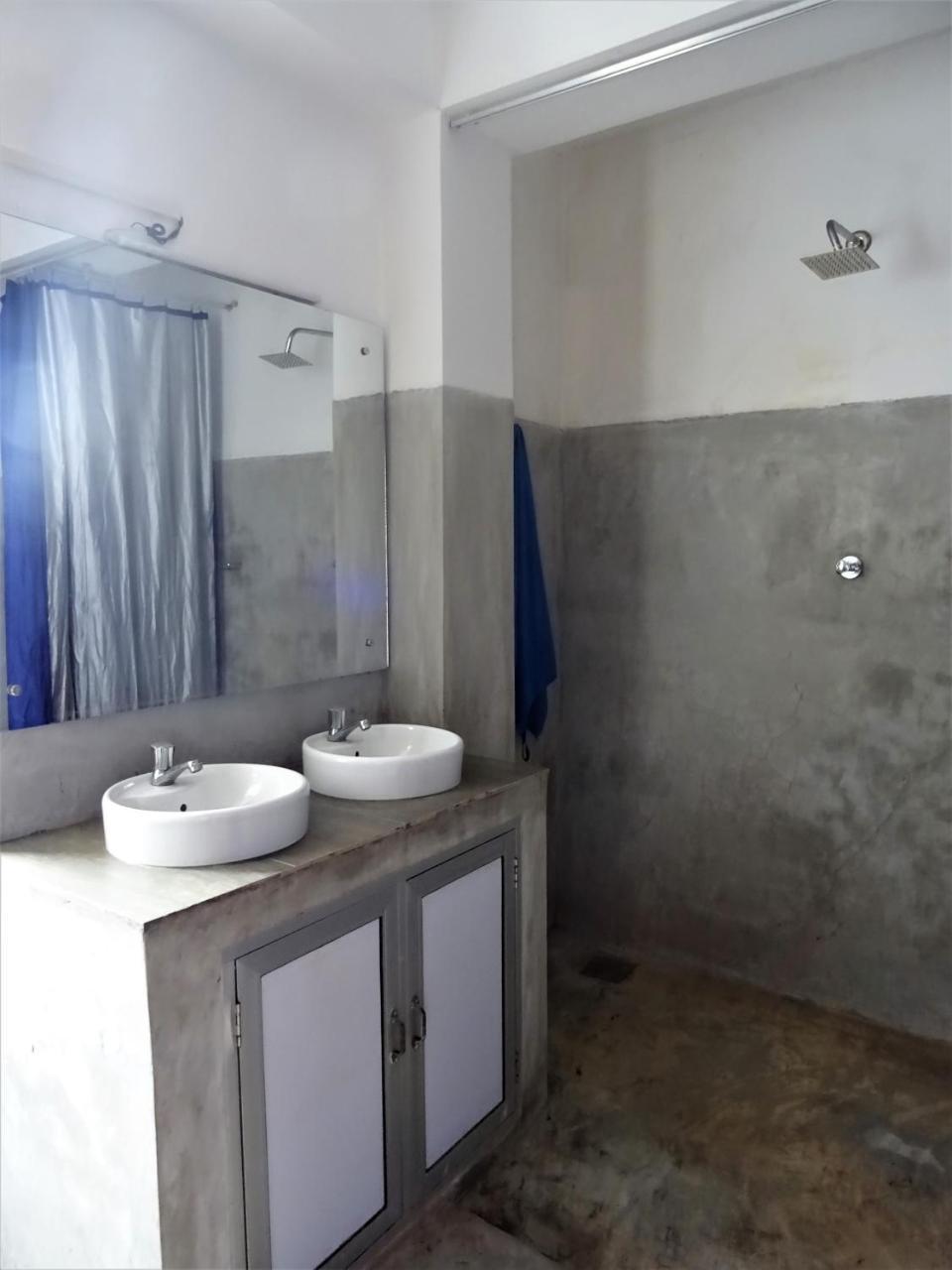 Beach Break Surf Hostel ウェリガマ エクステリア 写真