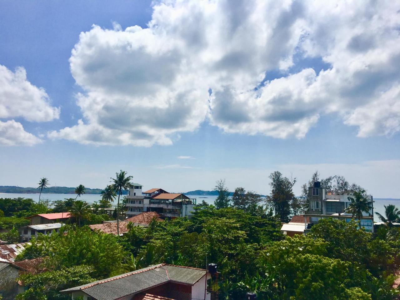 Beach Break Surf Hostel ウェリガマ エクステリア 写真