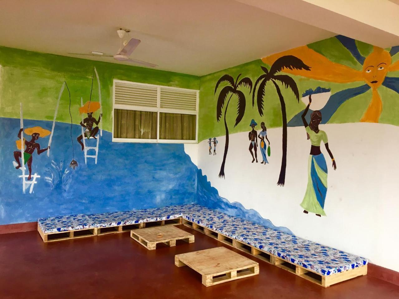 Beach Break Surf Hostel ウェリガマ エクステリア 写真
