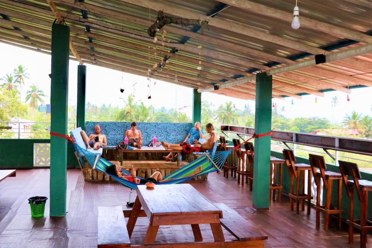 Beach Break Surf Hostel ウェリガマ エクステリア 写真